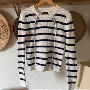 ☀️ Abercrombie knit navy and white stripe sweater